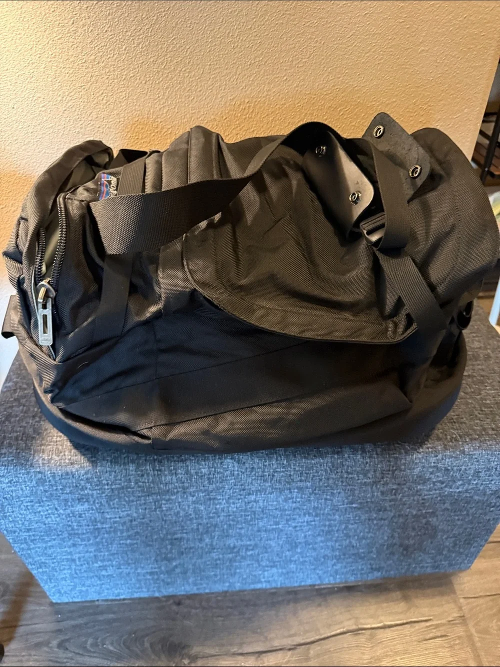 vintage Patagonia Molded-Base Heavy Duty Duffel / Travel Bag